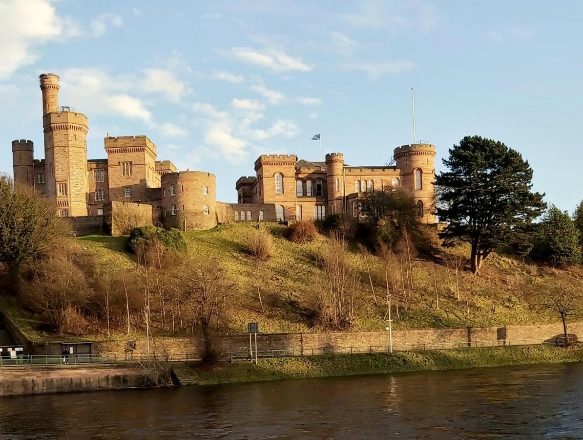 Inverness City Centre Apartment With Elevator And Google Chromecast Extérieur photo